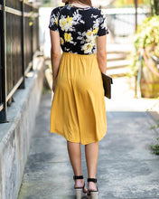 Carregar imagem no visualizador da galeria, Vestido Floral