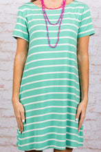 Carregar imagem no visualizador da galeria, Vestido Feminino Listrado